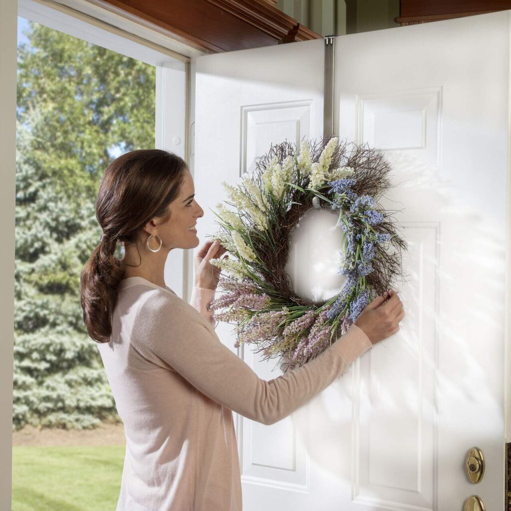 wreath hanger